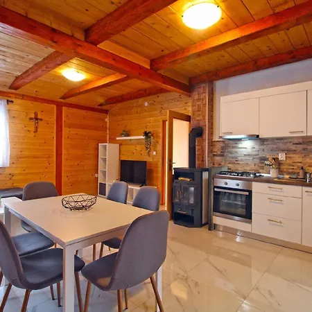 度假居 Mit Privatpool Fuer 6 Personen Ca 65 Qm In Paradiz Bei Vodnjan, Istrien Suedkueste Von Istrien *