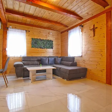 Mit Privatpool Fuer 6 Personen Ca 65 Qm In Paradiz Bei Vodnjan, Istrien Suedkueste Von Istrien Holiday home Vodnjan
