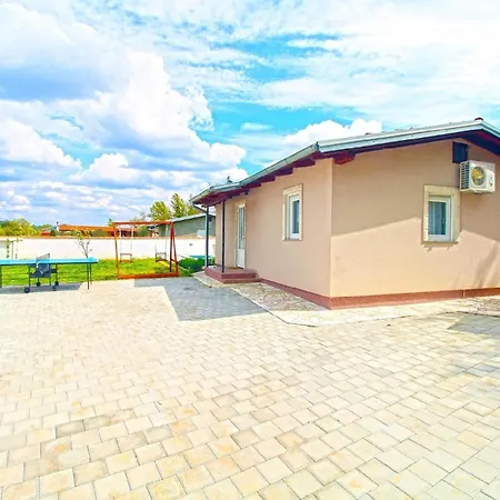 Mit Privatpool Fuer 6 Personen Ca 65 Qm In Paradiz Bei Vodnjan, Istrien Suedkueste Von Istrien Holiday home *